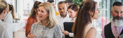 Menschen auf der Handelsblatt-Konferenz: Zukunft von Compliance
