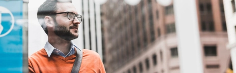 US citizens standing in the street concerned with UK Inheritance Tax