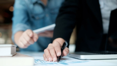 A consultant conducting operational due diligence