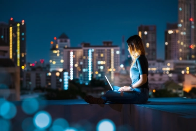 woman pc