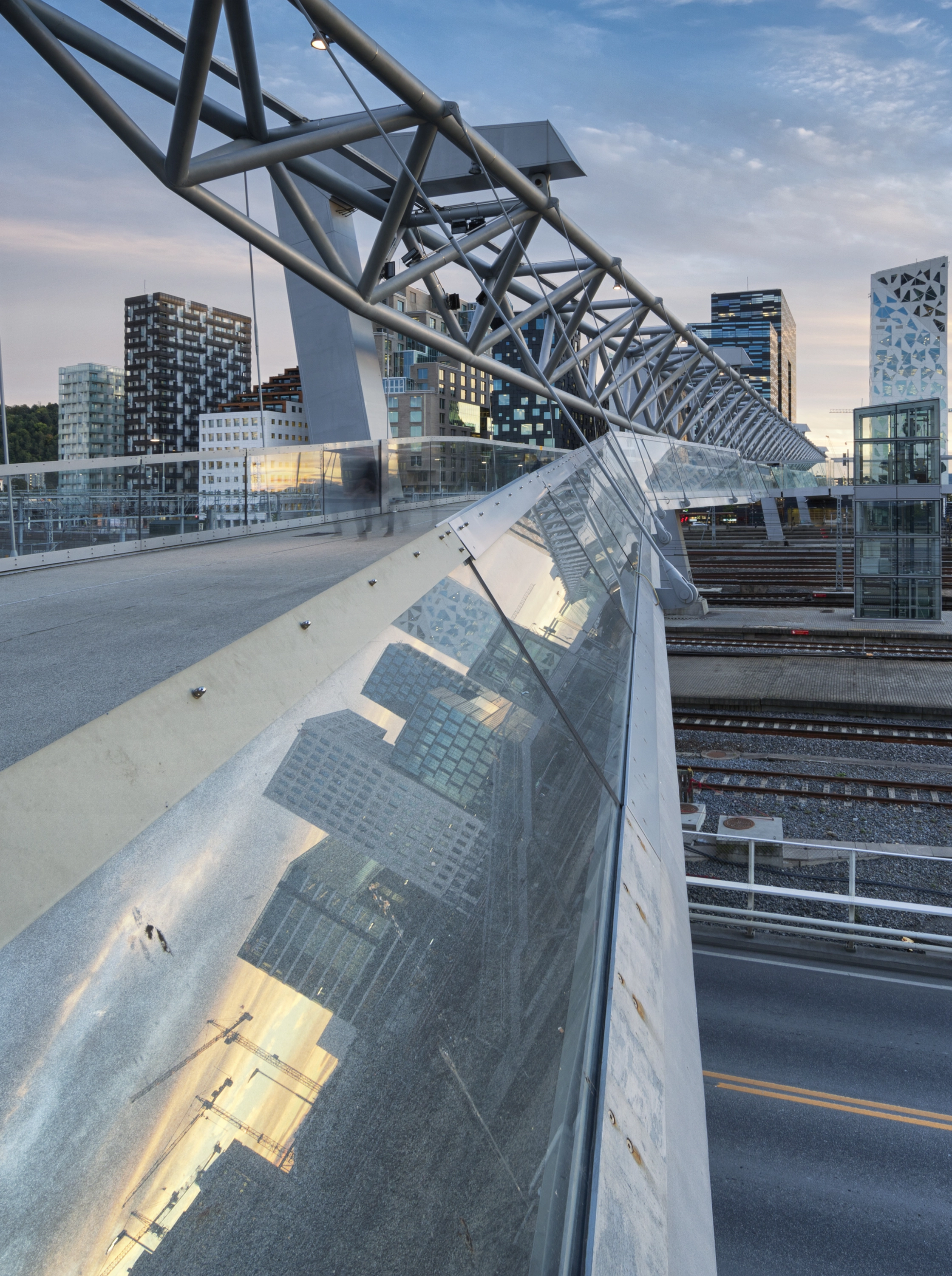 Norway-Oslo-bridge.jpg