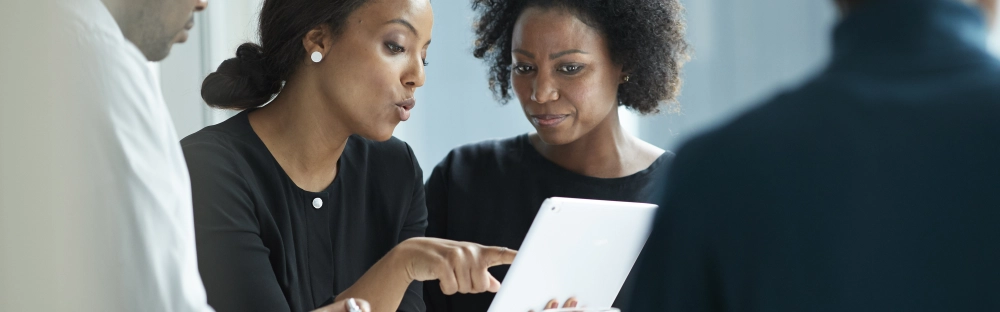 e6af528b8db5-meeting.jpg.webp e6af528b8db5-meeting.jpg.webp