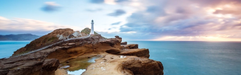 5ce1e4503555-lighthouse.jpg.webp 5ce1e4503555-lighthouse.jpg.webp