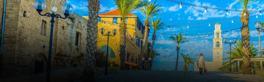 95d9b4af81d7-Tel-Aviv-old-stone-steps-palm-trees-summer-header-1600x700.jpg.webp