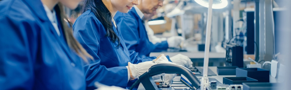 0c11ea0f208b-People-working-blue-labcoats-header.jpg.webp