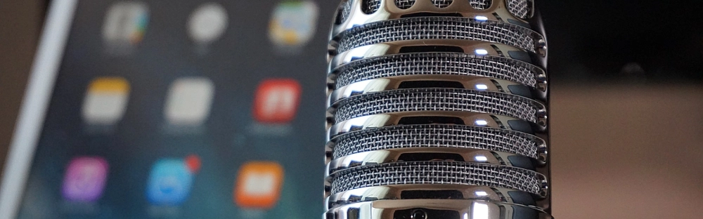 a7c7d067b4f6-microphone-2469295_1920.jpg.webp