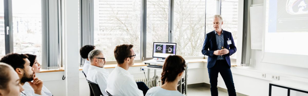 dcf91c087fe5-GettyImages-1062184516-1200x800.jpg dcf91c087fe5-GettyImages-1062184516-1200x800.jpg