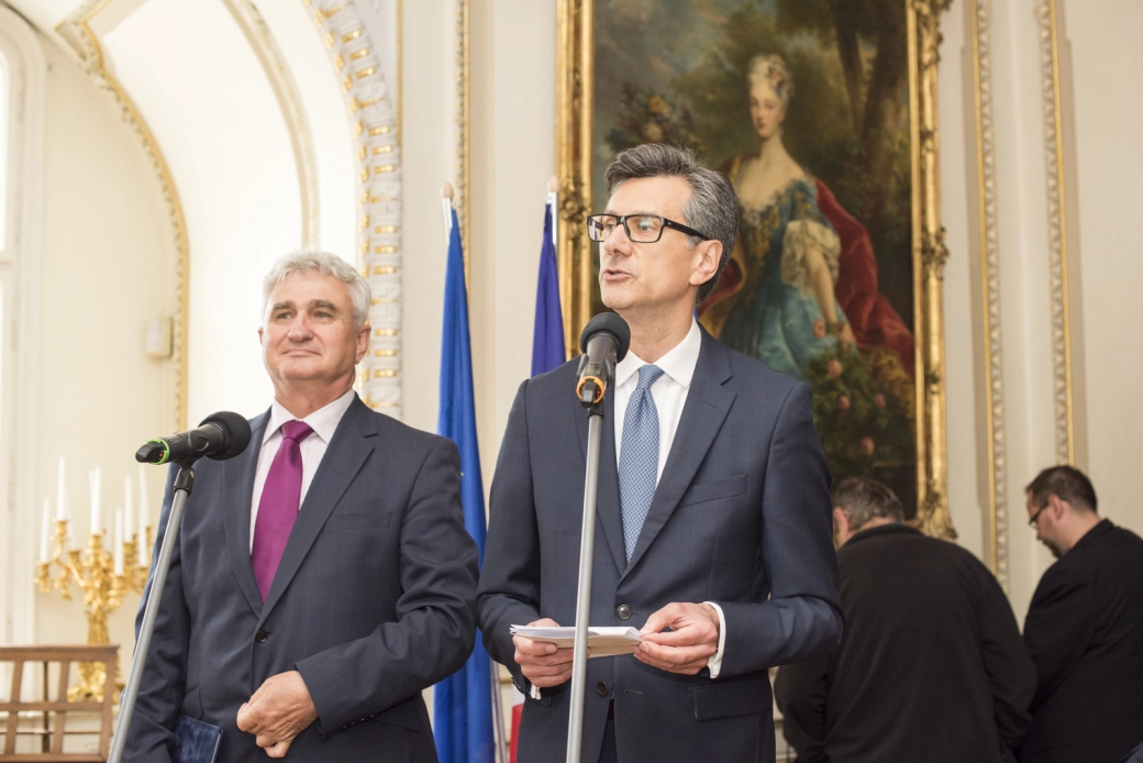 Fr. státní svátek