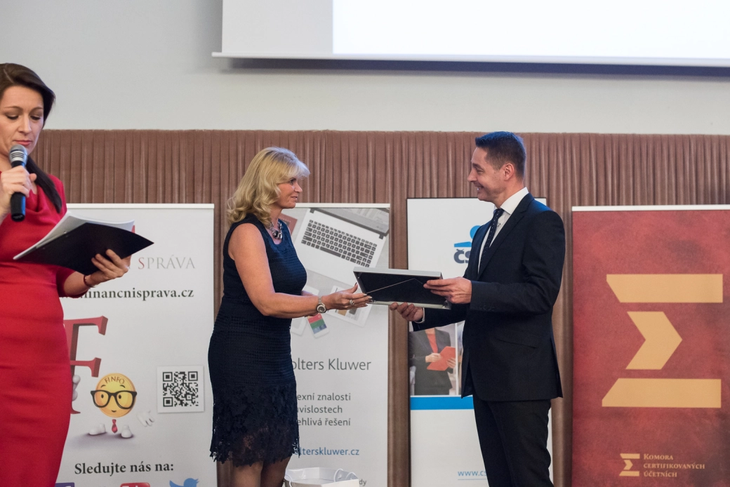 Jaroslav Křivánek přebírá cenu Nejžádanější zaměstnavatel v daních