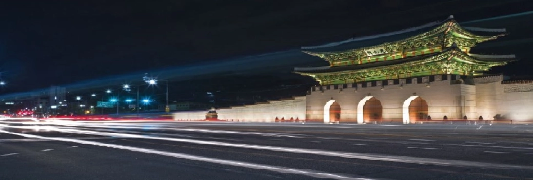 Kwanghwamun 1086x368