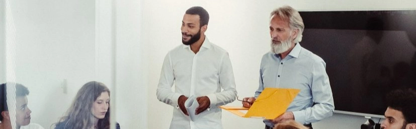 dipendenti in riunione