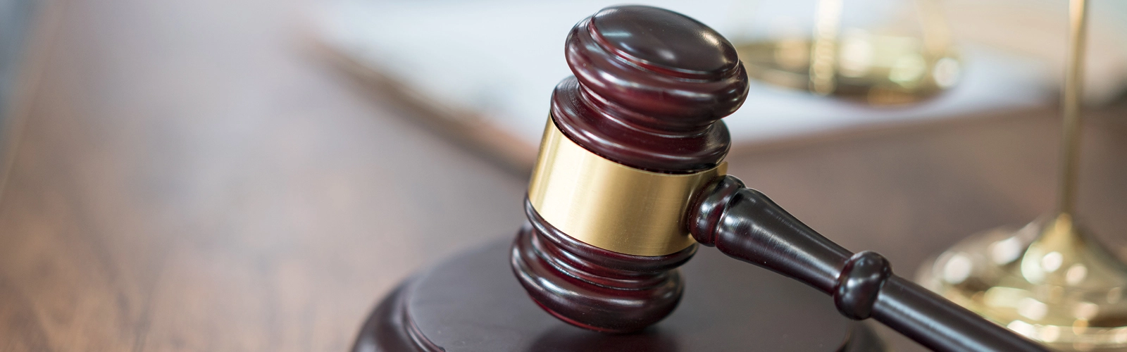 Hammer eines Richters zum Thema Fax-Werbung – was DiGA-Hersteller beachten müssen