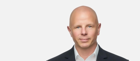 Executive Director, Steuern Nic Weber