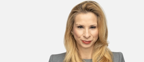 Partnerin | Attorney-at-Law Julia Andras