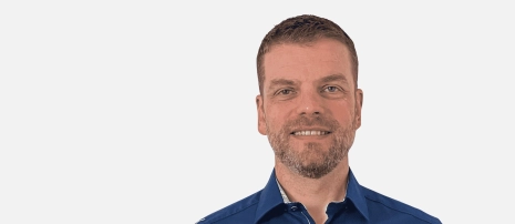 Senior Manuel Debrosse